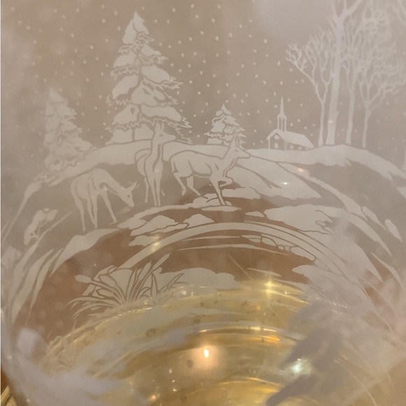 Christmas Decoration Hurricane Glass & Candle Holder - Picture 3 of 4